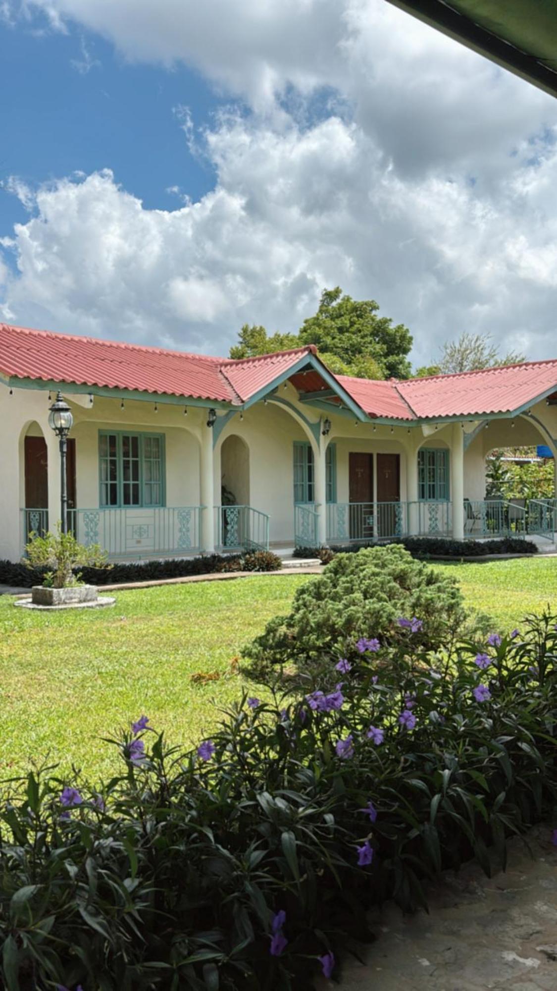 La Maison D' Ivonne Antón Exterior foto